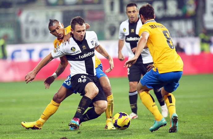 Vidal e Cassano Parma x Juventus (Foto: EFE)