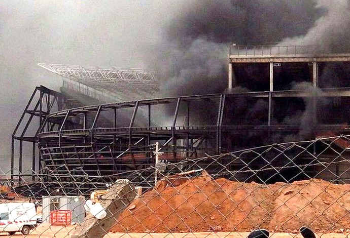 incêndio estádio Arena Pantanal obras (Foto: EFE)