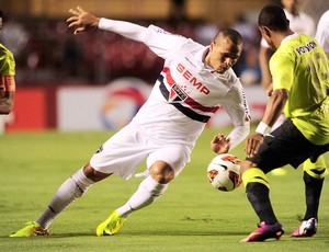 Luis Fabiano São Paulo e NAcional de Medellin (Foto: Marcos Ribolli)