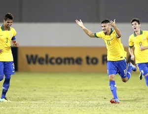 Boschilia comemoração Brasil e Honduras sub-17 (Foto: EFE)