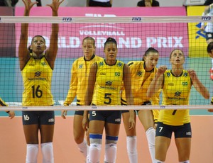 brasil x eua volei feminino aquecimento (Foto: João Gabriel Rodrigues)