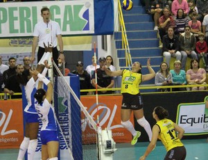 vôlei Rio de Sul x Rio de Janeiro (Foto: Clóvis Eduardo Cuco / Rio do Sul)