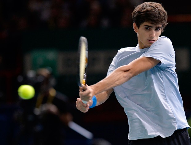 Pierre Hugues-Herbert x Djokovic tênis MASTERS 1000 de Paris (Foto: AFP)