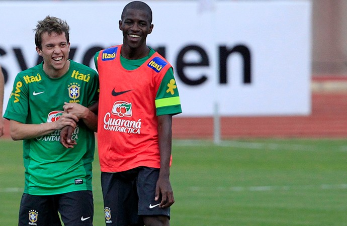 Bernard Ramires brasil treino (Foto: Bruno Spada / VIPCOMM)