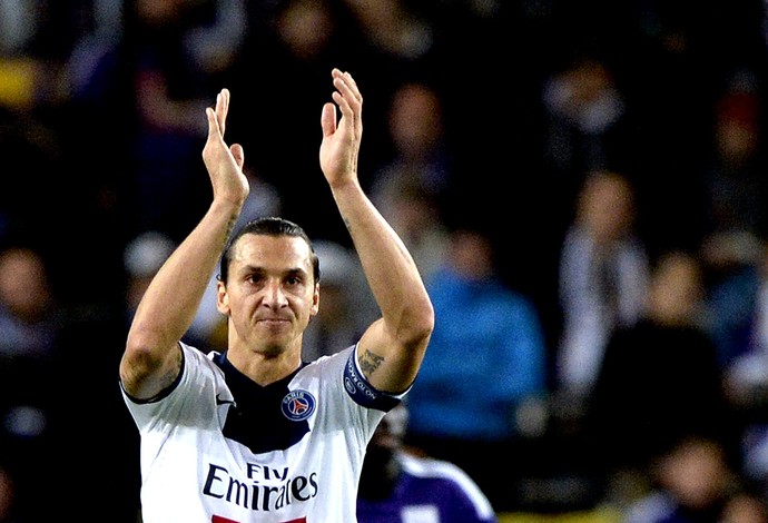 Ibrahimovic gol PSG contra o Anderlecht Liga dos Campeões (Foto: AFP)