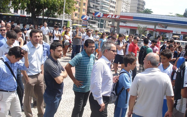 botafogo Fila General Severiano (Foto: Thiago Benevenutte)