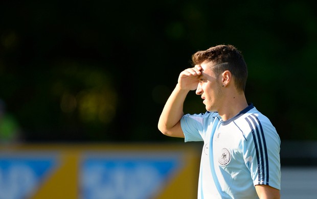 Özil treino Alemanha (Foto: AFP)