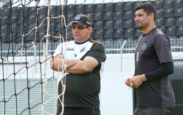 Guto Ferreira William treino Ponte Preta (Foto: Carlos Velardi / EPTV)