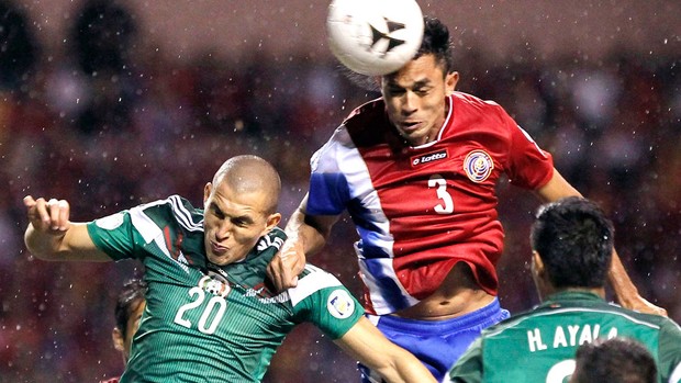 Gonzales e Nilo Costa Rica e México (Foto: Agência Reuters)