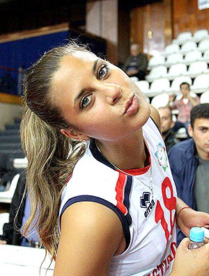 Yael Castiglione vôlei  (Foto: Divulgação / Facebook Oficial)