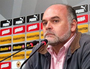 Maurício Assumpção coletiva Botafogo (Foto: Fred Huber)