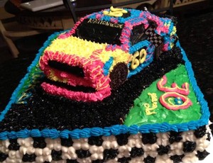 Bolo de aniversário Travis Pastrana Nascar (Foto: Reprodução Facebook)