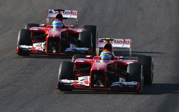 felipe massa e fernando alonso ferrari gp do Japão (Foto: Agência AP)