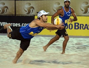 Bruno Schmidt and Pedro Solberg from Brasil (Foto: Divulgação/FIVB)