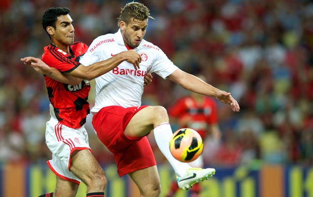 rafael moura internacional flamengo (Foto: Alexandre Lops/Divulgação Inter)