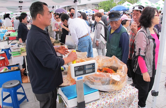 Seul Plaza / feira de alimentos naturais - Coreia  (Foto: Márcio Iannacca)