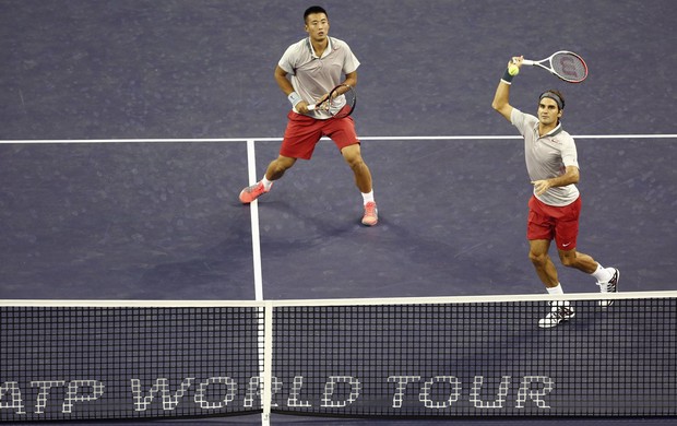 tênis masters 1000 de xangai Ze Zhang roger federer (Foto: Reuters)