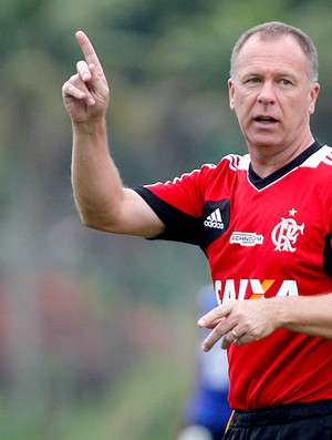 Mano Menezes treino Flamengo (Foto: Gustavo Miranda / Agência O Globo)