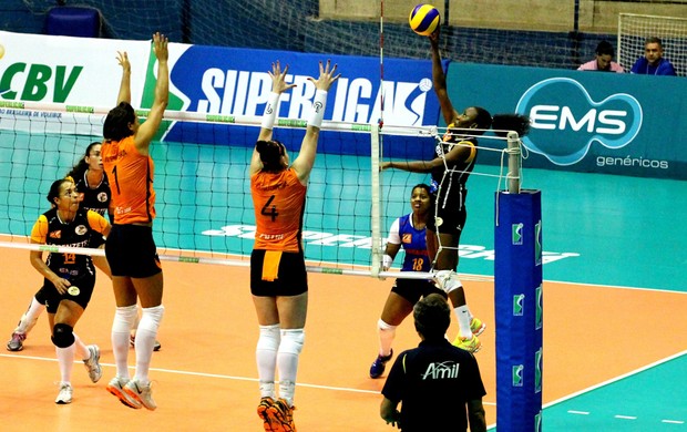 São Bernardo x Campinas vôlei feminino Superliga 2014 (Foto: July Stanzioni / SM PRESS)