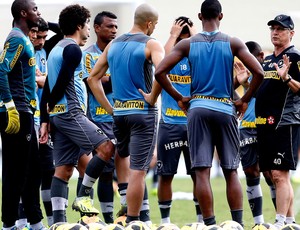 oswaldo de oliveira botafogo treino (Foto: Alexandre Cassiano / O Globo)