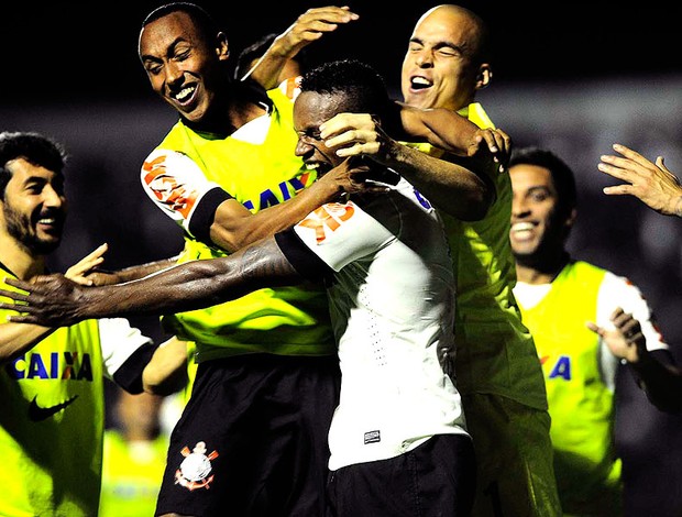 Cléber comemoração gol Corinthians contra Bahia (Foto: Marcos Ribolli / Globoesporte.com)