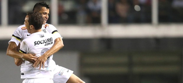 Thiago Ribeiro comemora gol do Santos contra o São Paulo (Foto: Ricardo Saibun / Agência estado)