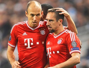 Robben e Ribery comemoração jogo Bayern de Munique e Manchester City (Foto: EFE)