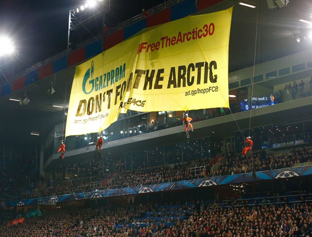 Greenpeace Shalke 04 (Foto: Reuters)