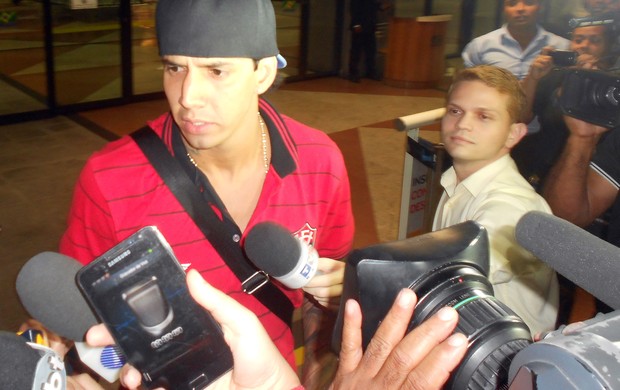 Victor Ramos, zagueiro do Vitória (Foto: Thiago Pereira)