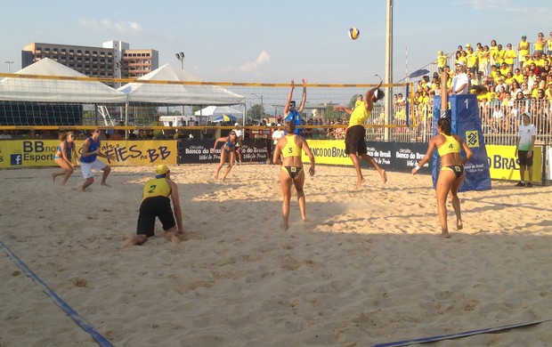 Quarteto brasileiro vence desafio internacional de vôlei contra Argentina (Foto: Marcos Martins/GLOBOESPORTE.COM)