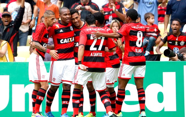 Hernane gol jogo Flamengo e Cricúma (Foto: Ivo Gonzalez / Agencia O Globo)