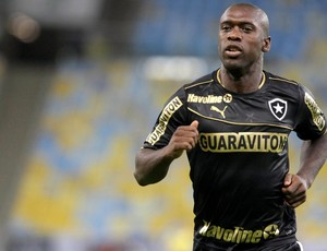 Seedorf jogo Botafogo contra Ponte Preta (Foto: Nina Lima / Agência O Globo)