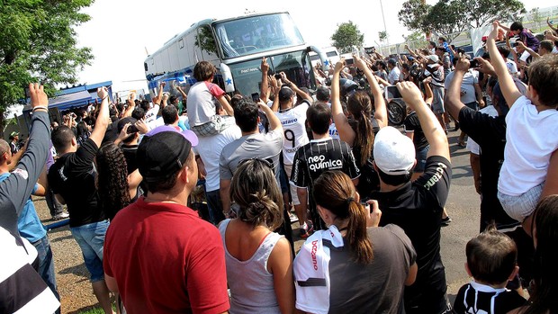 Torcida do Corinthians em Campo Grande (Foto: Rodrigo Faber)