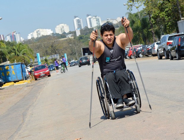 Fernando Aranha esqui no asfalto (Foto: Arquivo Pessoal)