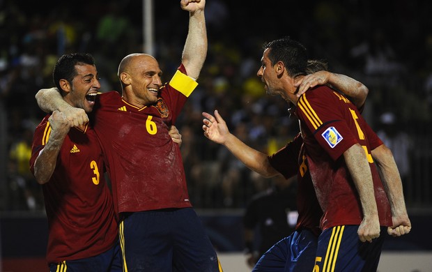 Seleção espanhola de futebol de areia, comemoração contra o Brasil (Foto: Getty)