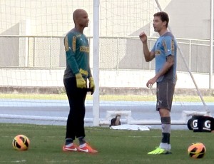 Jefferson e Bolívar treino Botafogo (Foto: Thales Soares)