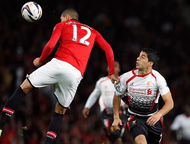 Luis Suarez jogo Liverpool e Manchester United (Foto: Reuters)