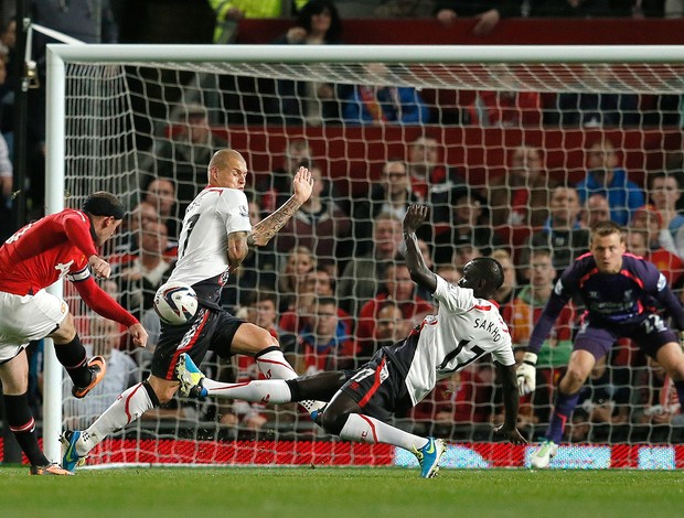 Rooney jogo Manchester United contra Liverpool (Foto: Reuters)