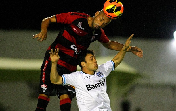 Kleber Grêmio e Kadu Vitória série A (Foto: Edson Ruiz / Agência Estado)