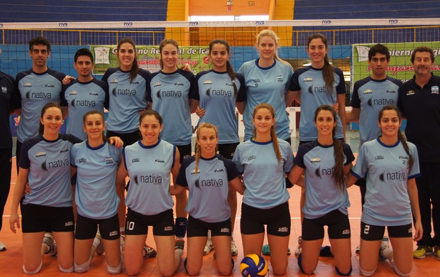 Argentinas posadas para foto depois do treino no Coliseo Cerrado (Foto: Thierry Gozzer)