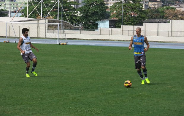 Dória Bruno mendes botafogo treino (Foto: Raphael Zarko)