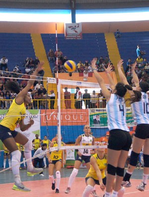 Vôlei Brasil e Argentina (Foto: Thierry Gozzer)