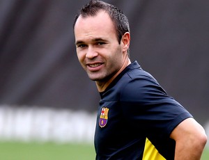 Iniesta barcelona treino (Foto: Agência Reuters)