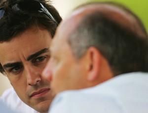 Alonso e Ron Dennis na McLaren (Foto: Getty Images)