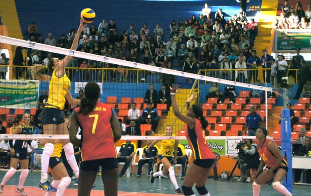 Vôlei Brasil e Colômbia  (Foto: Thierry Gozzer)