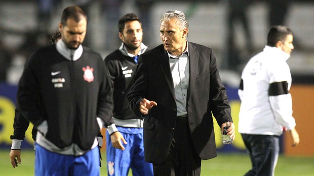 Tite Corinthians e Ponte preta (Foto: Marcos Ribolli)