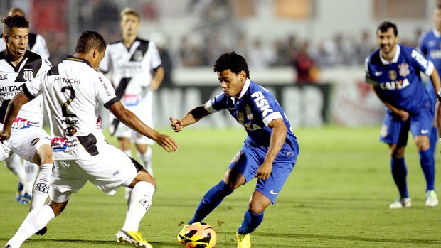 Romarinho jogo Corinthians e Ponte Preta (Foto: Marcos Ribolli / Globoesporte.com)