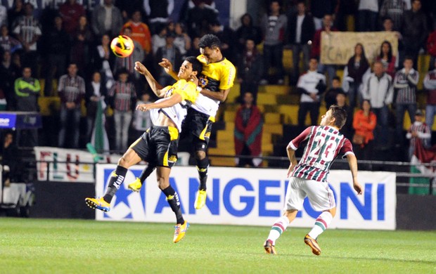 Rafael Sobis Criciúma e Fluminense (Foto: Agência Photocamera)