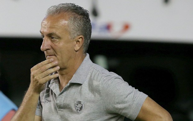 Dorival Junior jogo Vasco x Vitória (Foto: Marcelo Theobald / Ag. O Globo)