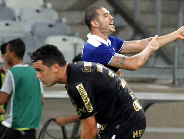 Nilton gol Cruzeiro x Botafogo (Foto: Paulo Fonseca / Ag. Estado)